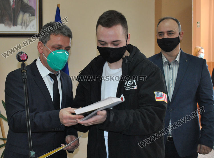 Джеймс Владимиров