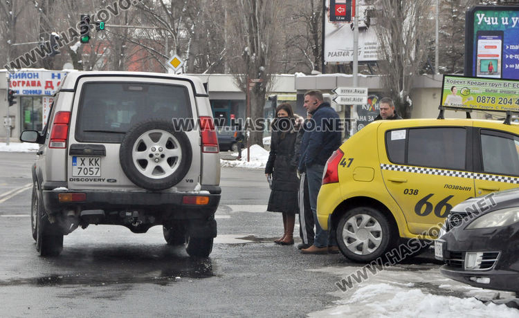 Таксиджии искат разчертаване на пиаците в Хасково и поставяне на знаци с брой места