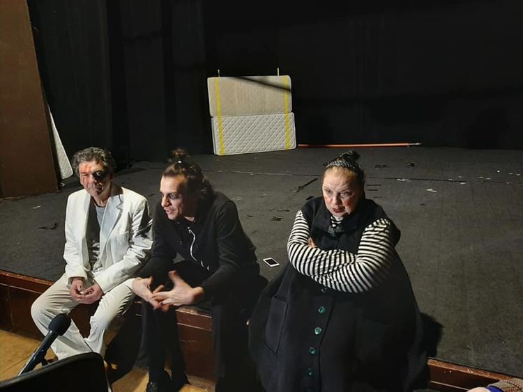 Четирима клошари се развихрят на сцената на Родопския драматичен театър тази вечер