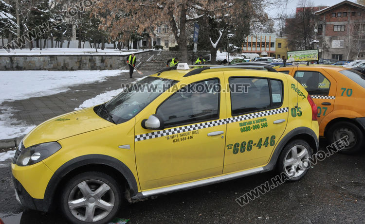 Таксиджии искат разчертаване на пиаците в Хасково и поставяне на знаци с брой места