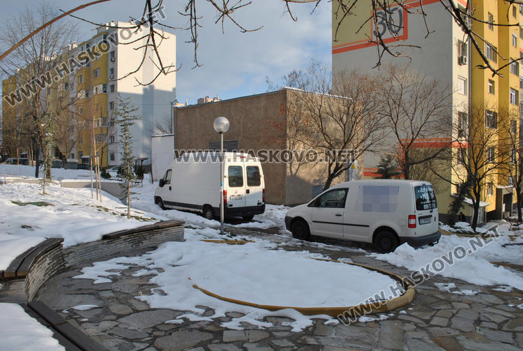 Жители на „Орфей“: Коли паркират в уличка и запречват подстъп за инвалиди