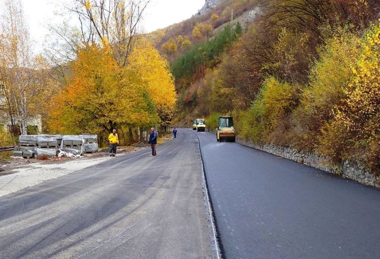 От 24 февруари за взривни работи временно ще се спира движението по пътя за Кръстова гора