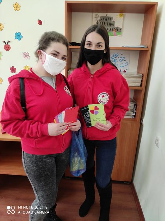 Младите червенокръстци призовават "Обичай безопасно"