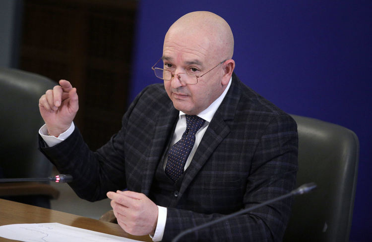 Никой не трябва да плаща потребителска такса за ваксина срещу COVID-19