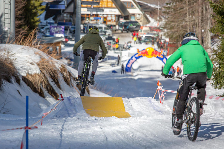 Уникалният Зимен байк дуел с поредно 11-то издание в Пампорово