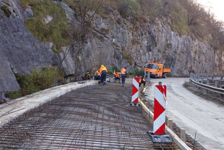 От 24 февруари временно ще ограничават движението по пътя за Кръстова гора в участъка Югово - Лъки