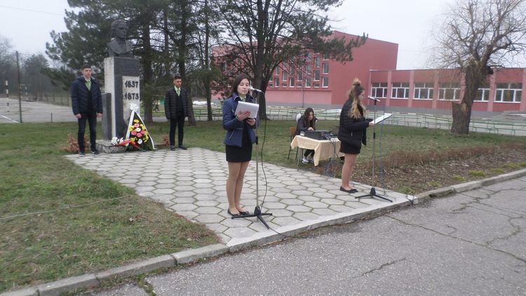 В професионалната гимназия почетоха Апостола на свободата