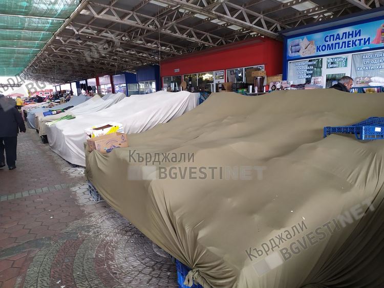 Сибирският студ разболя продавачи на Пазара, централните сергии опустяха