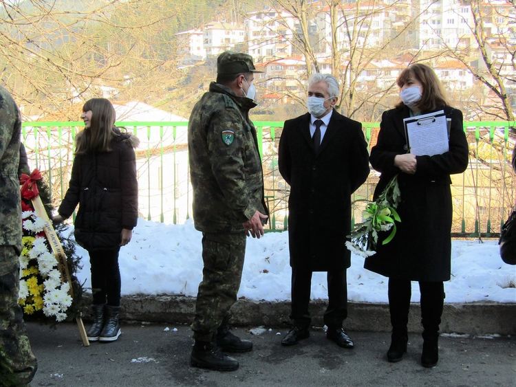 Смолян се преклони пред вечната памет и безсмъртие на Апостола на свободата               