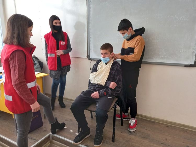 Демонстрации на долекарска помощ се проведоха в Езиковата гимназия