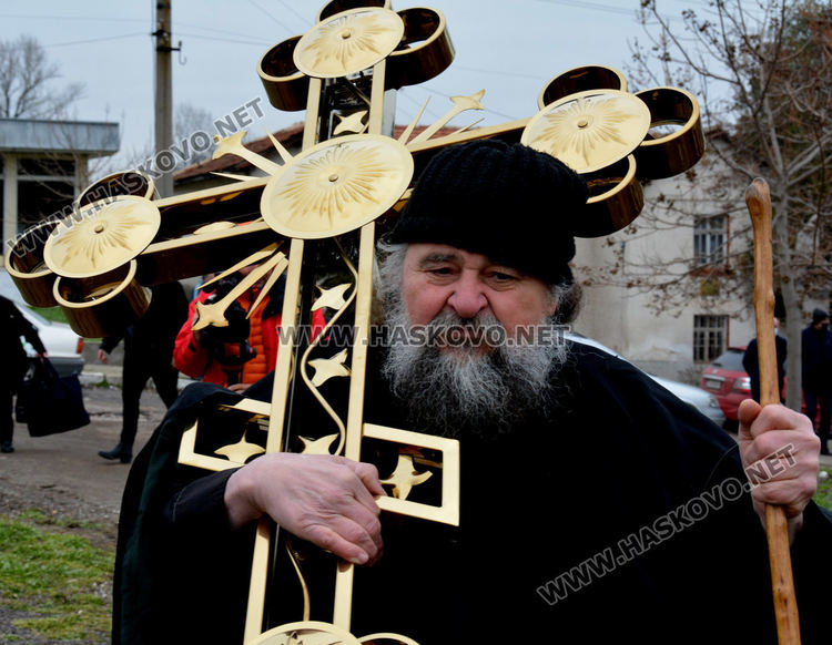 Започна изграждането на нова църква „Св. Петър и Павел“