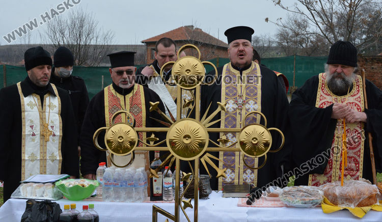 Започна изграждането на нова църква „Св. Петър и Павел“