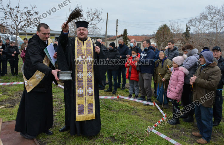 Започна изграждането на нова църква „Св. Петър и Павел“