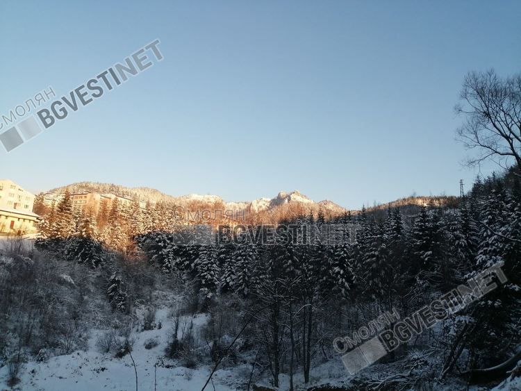 Значителна облачност преди обед, следобяд облаците се разкъсват