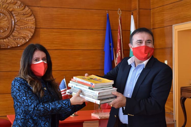 Славейковци посрещат посланик Херо Мустафа в Месеца на Америка