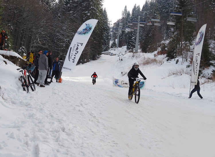 Зимен байк дуел за 11-ти път в Пампорово, смолянчани са победители