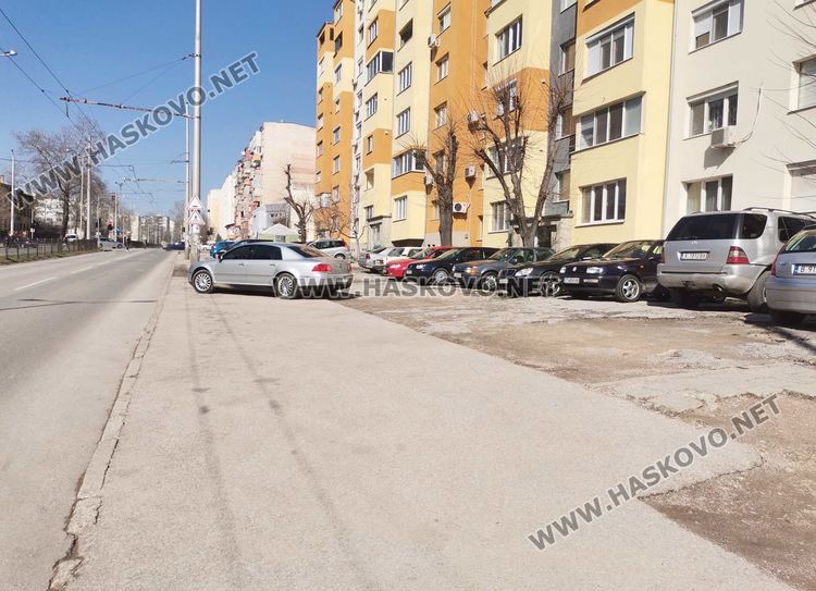 Санкционираните автомобили са били паркирани по подобен начин