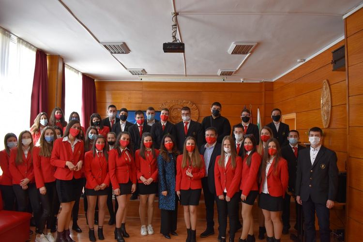 Славейковци посрещат посланик Херо Мустафа в Месеца на Америка