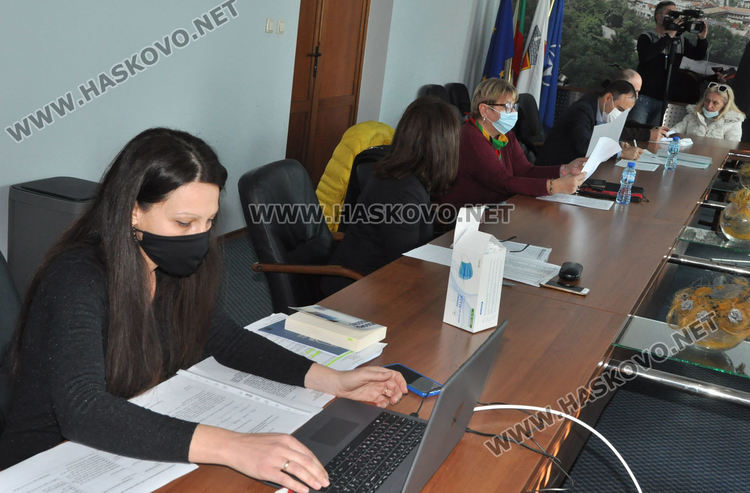 РИК определя състава на секциите заради липсата на синхрон между коалиционни партньори