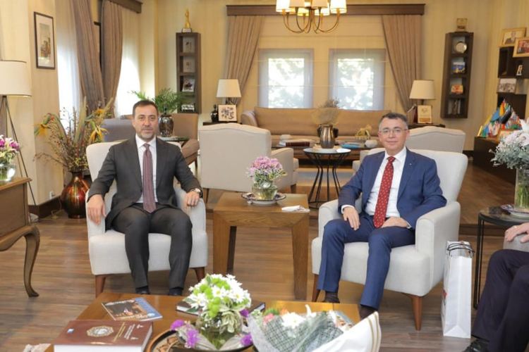 Хасан Азис на тридневна визита в Турция, проведе поредица от срещи