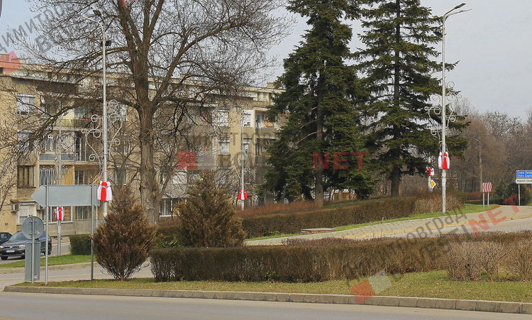 С огромни мартеници украсяват Димитровград