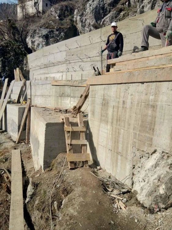 Срутището в село Дряново е укрепено, хората се прибират по домовете си 