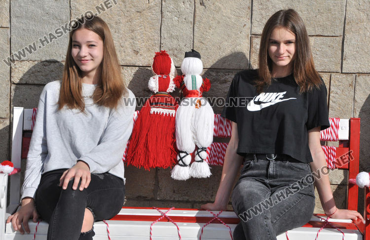 Община Хасково в празнична премяна за Баба Марта