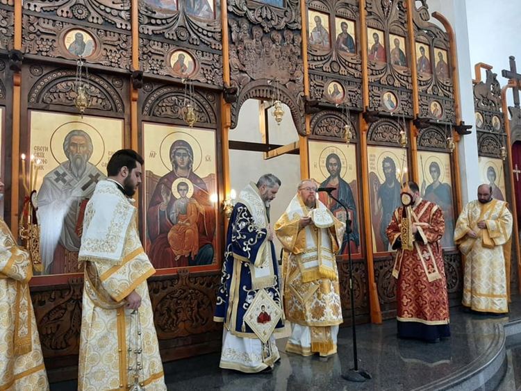 Смолян посрещна новия си eпископ, въдвори го лично митрополит Николай 