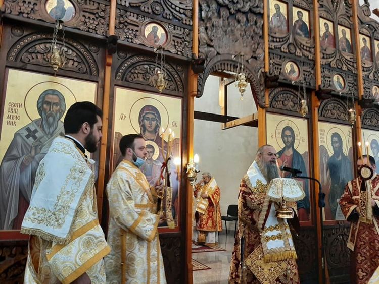 Смолян посрещна новия си eпископ, въдвори го лично митрополит Николай 