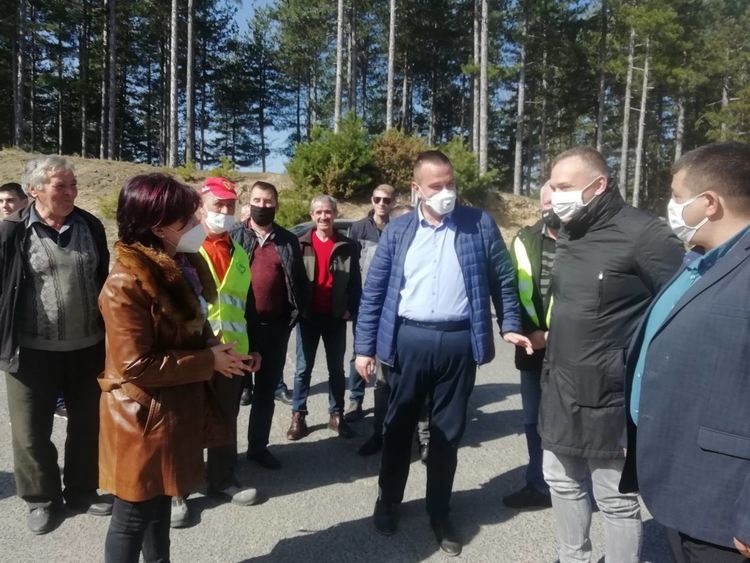 Цвета Караянчева даде старт на ремонтите на два ключови пътни участъка в областта