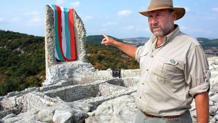 Нова книга на проф.Николай Овчаров развенчава спекулациите с българската история