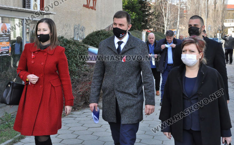 Двама димитровградчани в листата на ГЕРБ - Гергана Кръстева и Стефан Димитров, водачът им - с COVID-19 в хасковската болница
