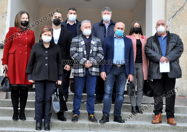 Делян Добрев с Ковид. Листата на ГЕРБ за Парламента регистрира кметът на Хасково Дечев