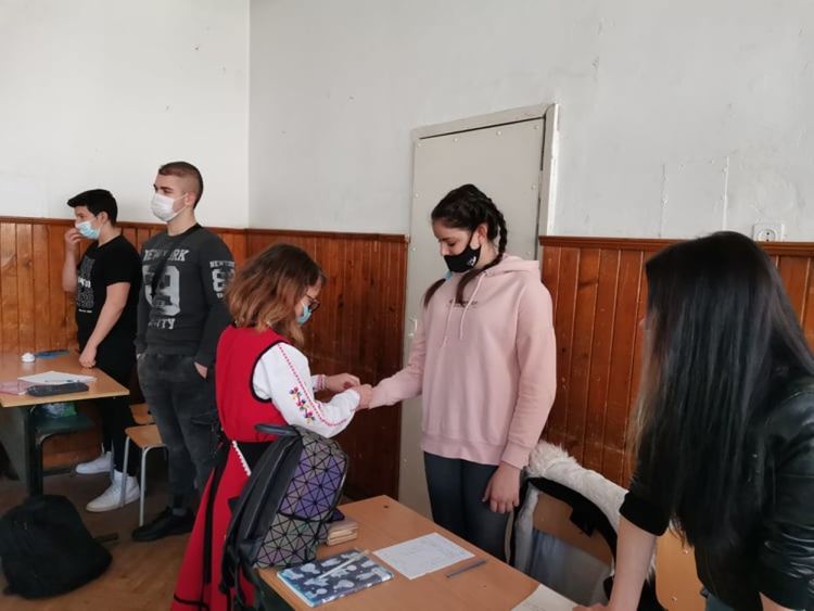 Баба Марта пристигна в Гимназията по туризъм