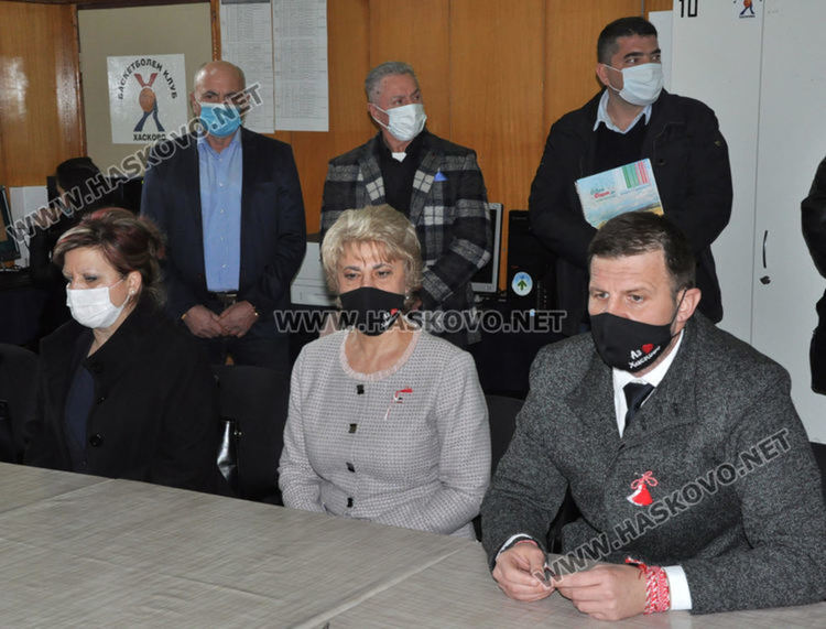 Двама димитровградчани в листата на ГЕРБ - Гергана Кръстева и Стефан Димитров, водачът им - с COVID-19 в хасковската болница