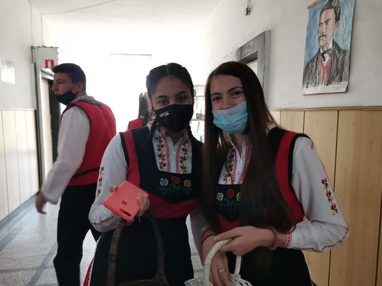 Баба Марта пристигна в Гимназията по туризъм