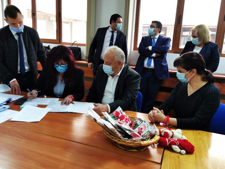 Коалицията ГЕРБ-СДС регистрира листата си за кандидати за народни представители в Смолян