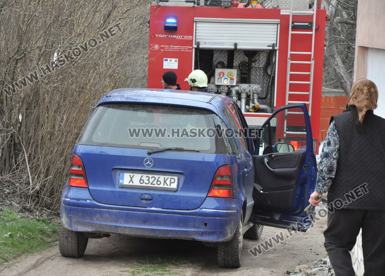 Пламна вила в Хасково, стопаните се втурнаха да спасяват кучета