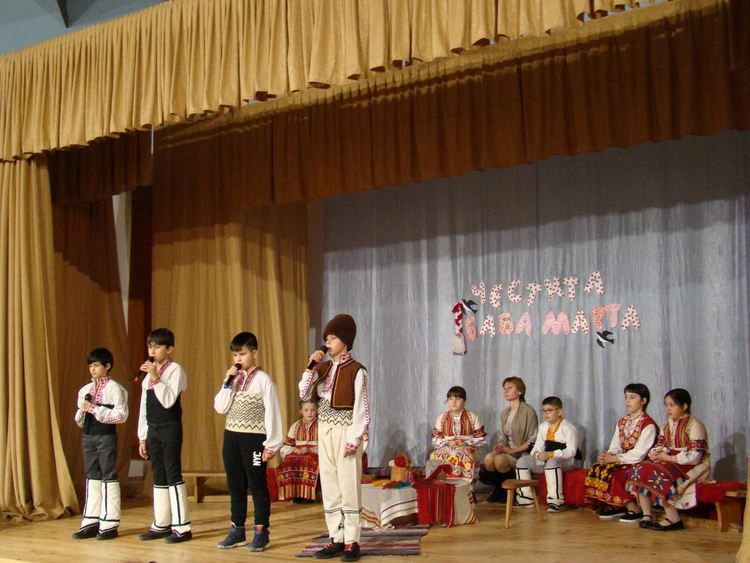 Децата на ОДК посрещат Баба Марта