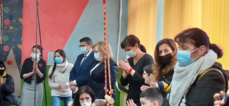 Нова сензорна зала помага на децата със специални образователни потребности