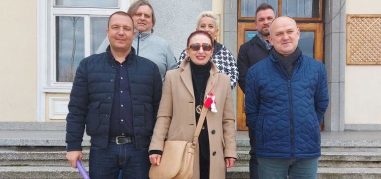 Демократична България регистрира листата си в РИК