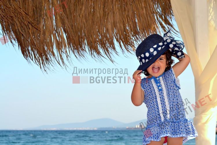 „Шапките през годините” представят в Димитровград за деня на жената