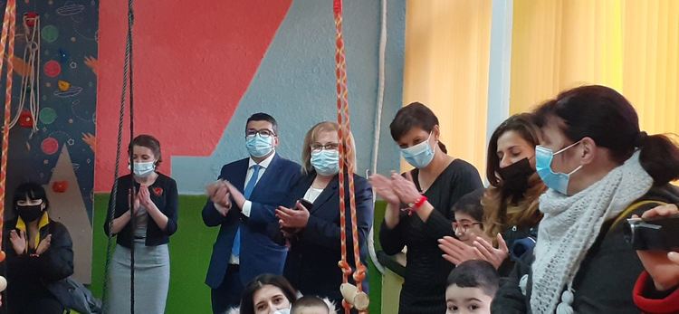 Нова сензорна зала помага на децата със специални образователни потребности