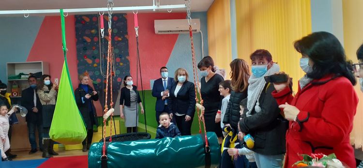 Нова сензорна зала помага на децата със специални образователни потребности