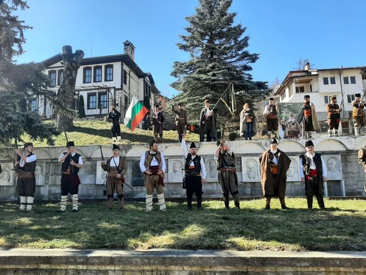 Смолян се поклони пред паметта на героите, загинали за свободата на България