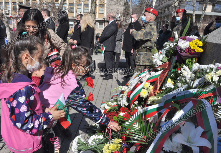 В Хасково тържествено отбелязаха 143 г. от Освобождението на България