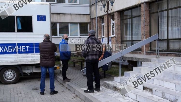 Над 320 смолянчани се ваксинираха в МБАЛ–Смолян в рамките на десет дни 