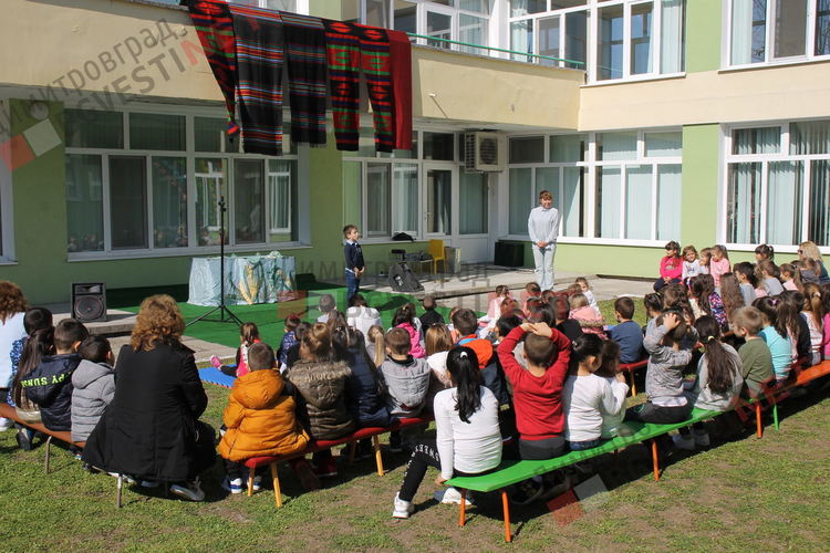 В памет на детската писателка Кина Къдрева, "Кратка Квак история" развесели малчугани
