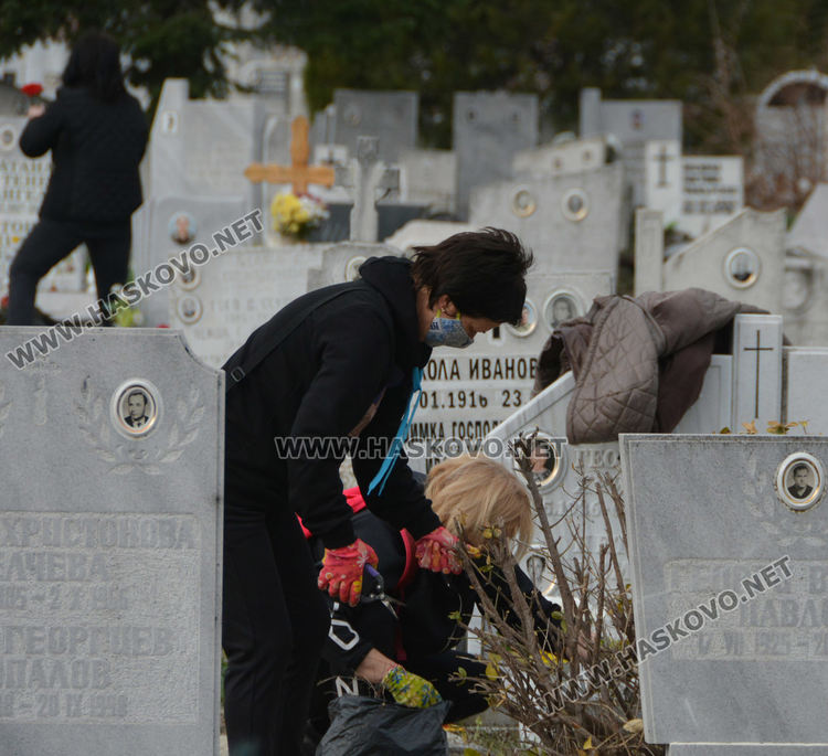 В Хасково почетоха паметта на мъртвите на Голяма Задушница