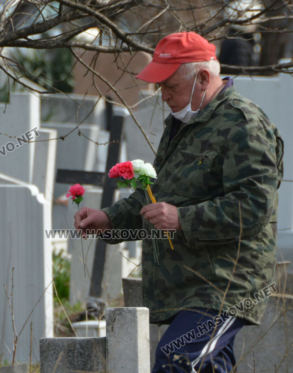В Хасково почетоха паметта на мъртвите на Голяма Задушница